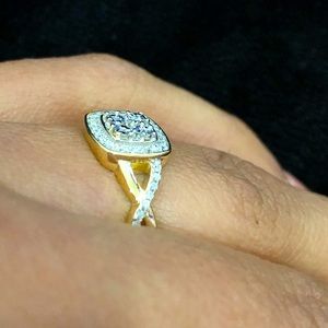 REAL DIAMOND RING! 925 sterling silver .23cttw wow